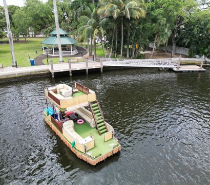 Luxury Pontoon Charter FL