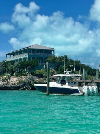 Ole Ike Bay -Exuma Bahamas - Ocean Views, Private Beach, Dock, Pickleball and Watersports Activities image 3