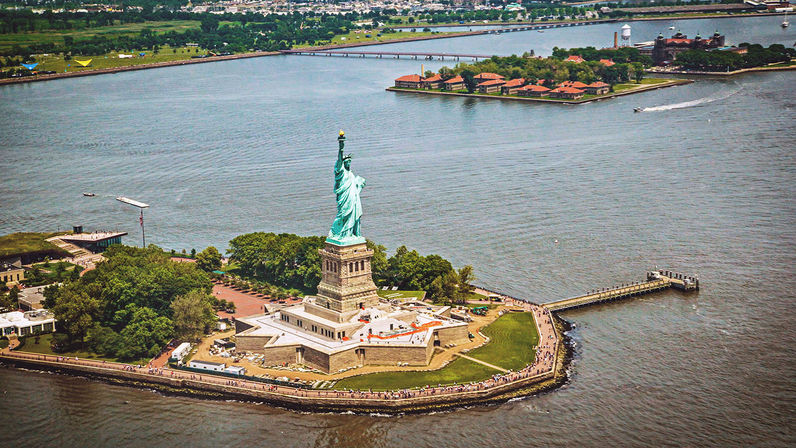 The Manhattan Helicopter Tour - NYC Departure image 5