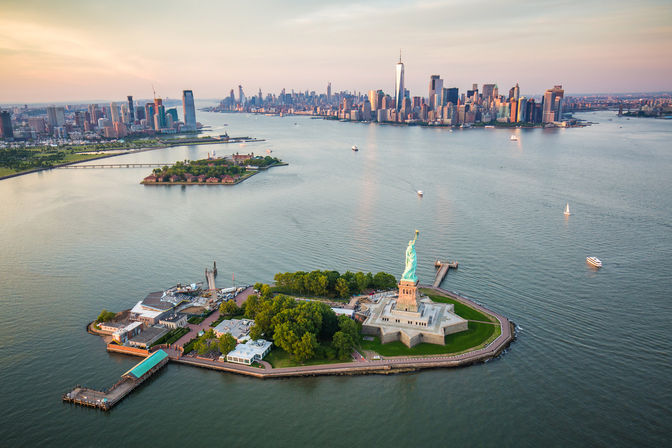 Aerial Experience - Custom NYC Helicopter Tour image 6
