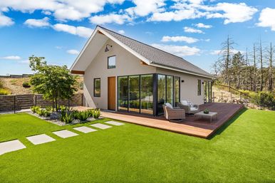 Luxury Wine Country Villa with Pool and Guest House image 33