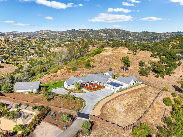 Luxury Wine Country Villa with Pool and Guest House image 20