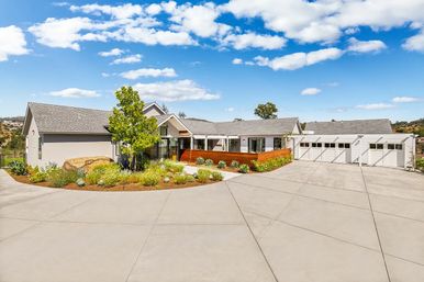 Luxury Wine Country Villa with Pool and Guest House image 19