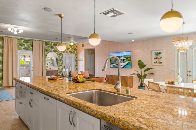 Catalina House image 23