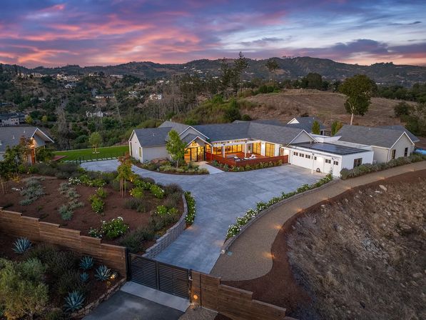 Luxury Wine Country Villa with Pool and Guest House image 24