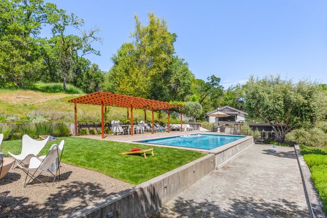 Glen Ellen Cottage image 4