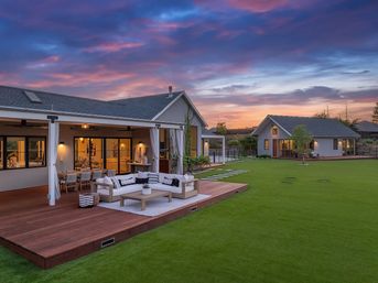 Luxury Wine Country Villa with Pool and Guest House image 10