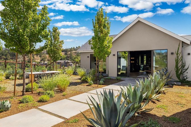Luxury Wine Country Villa with Pool and Guest House image 54