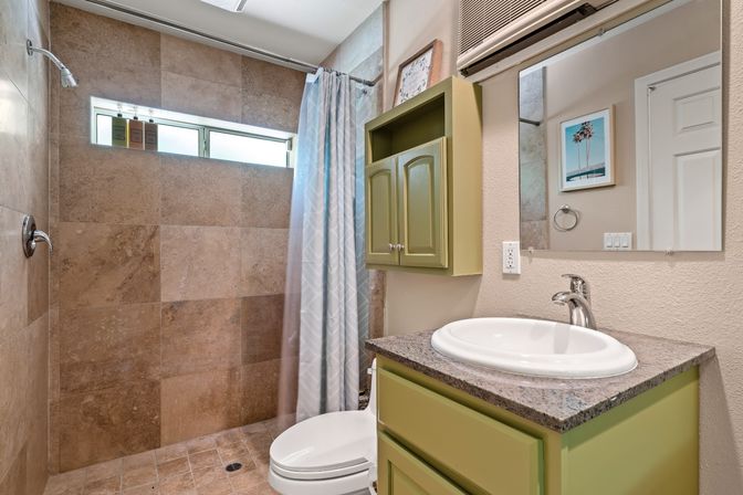 Catalina House image 11