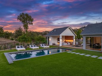 Luxury Wine Country Villa with Pool and Guest House image 8