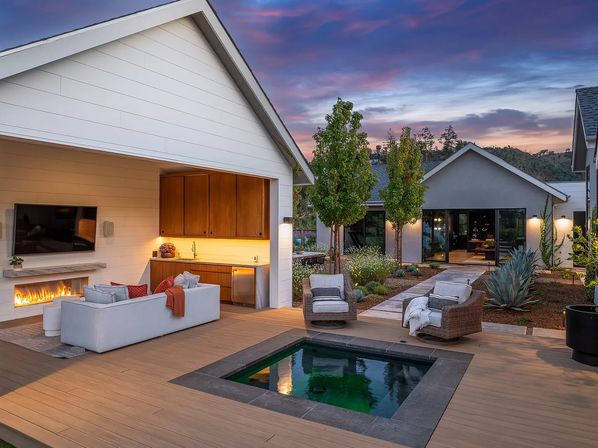 Luxury Wine Country Villa with Pool and Guest House image 11