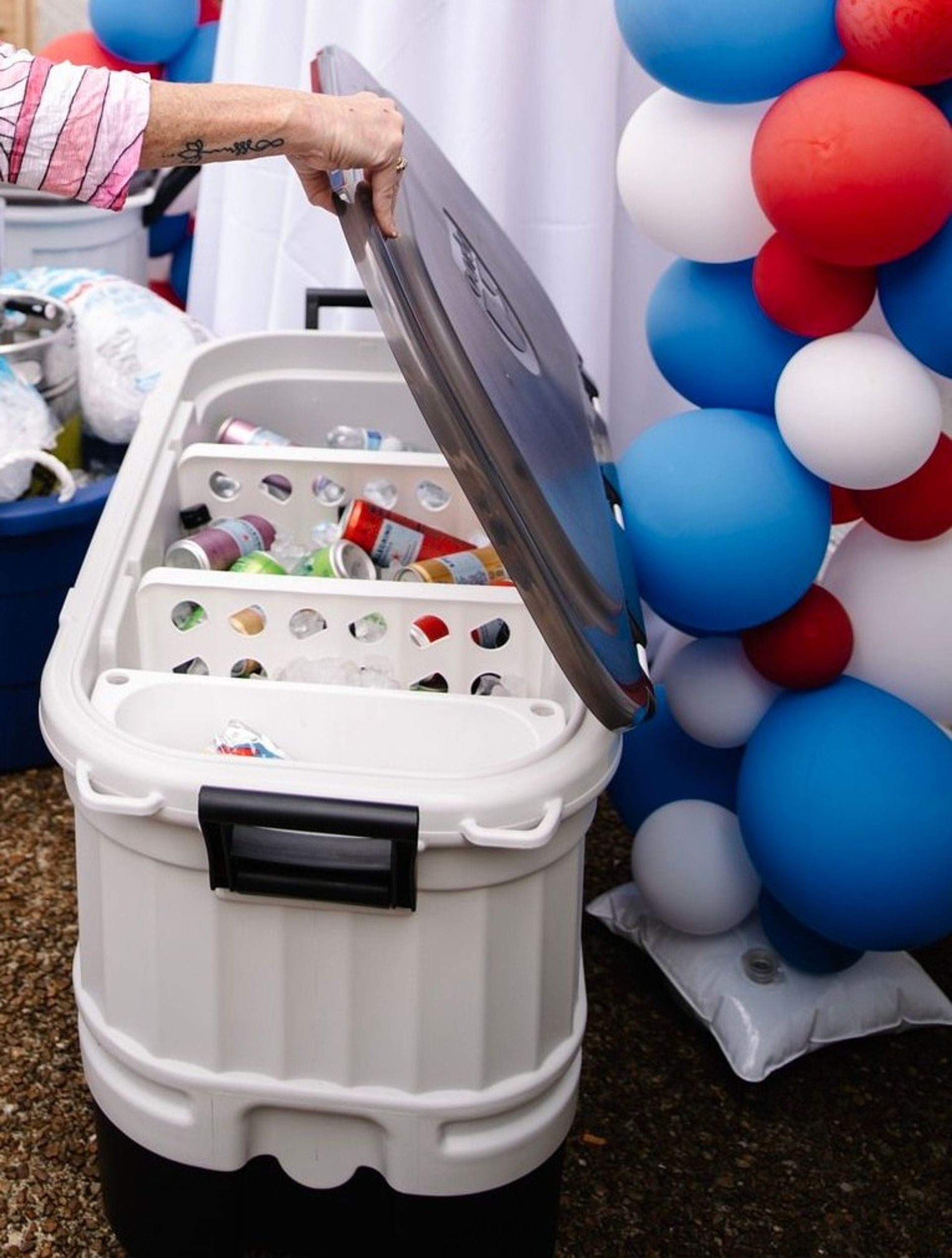 Party Bar Coolers with Ice for Vacation Rentals image 1