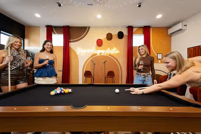 Heated Pool, Karaoke, Hot Tub, Yoga, MiniGolf - SoCo Cowgirl 5BR Villa image 65