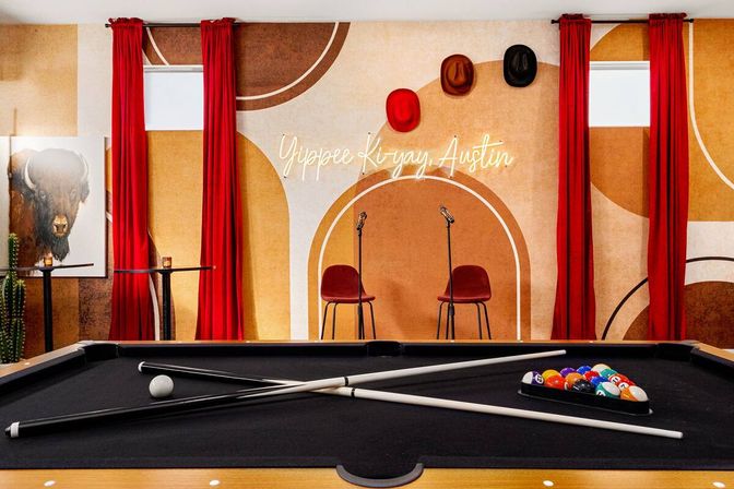 Heated Pool, Karaoke, Hot Tub, Yoga, MiniGolf - SoCo Cowgirl 5BR Villa image 21