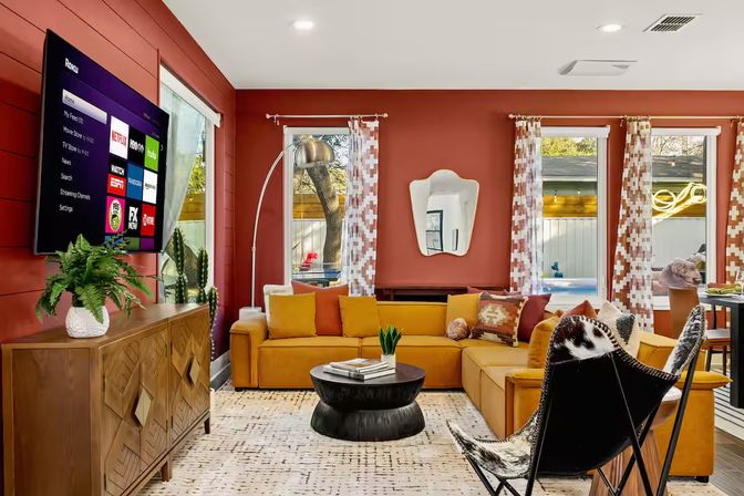 Heated Pool, Karaoke, Hot Tub, Yoga, MiniGolf - SoCo Cowgirl 5BR Villa image 28