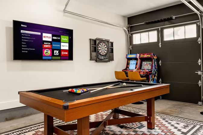 Heated Pool, Karaoke, Hot Tub, Yoga, MiniGolf - SoCo Cowgirl 5BR Villa image 22