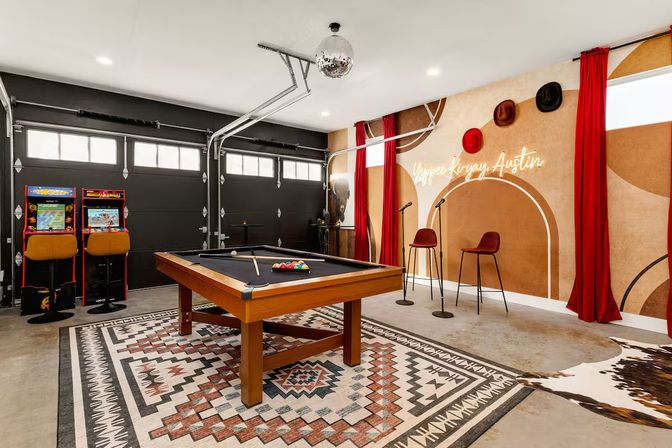 Heated Pool, Karaoke, Hot Tub, Yoga, MiniGolf - SoCo Cowgirl 5BR Villa image 19