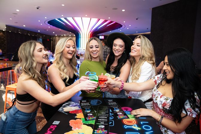 LINQ Promenade Bar Crawl: 5 Exciting Bars with Drink Included at Each Stop image 1