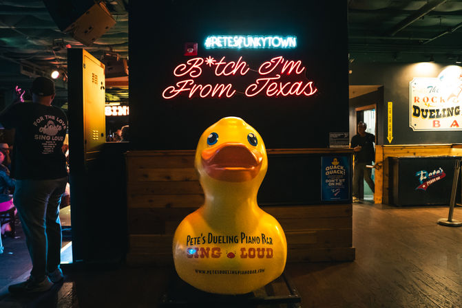 Pete's Dueling Piano Bar - Fort Worth image 6