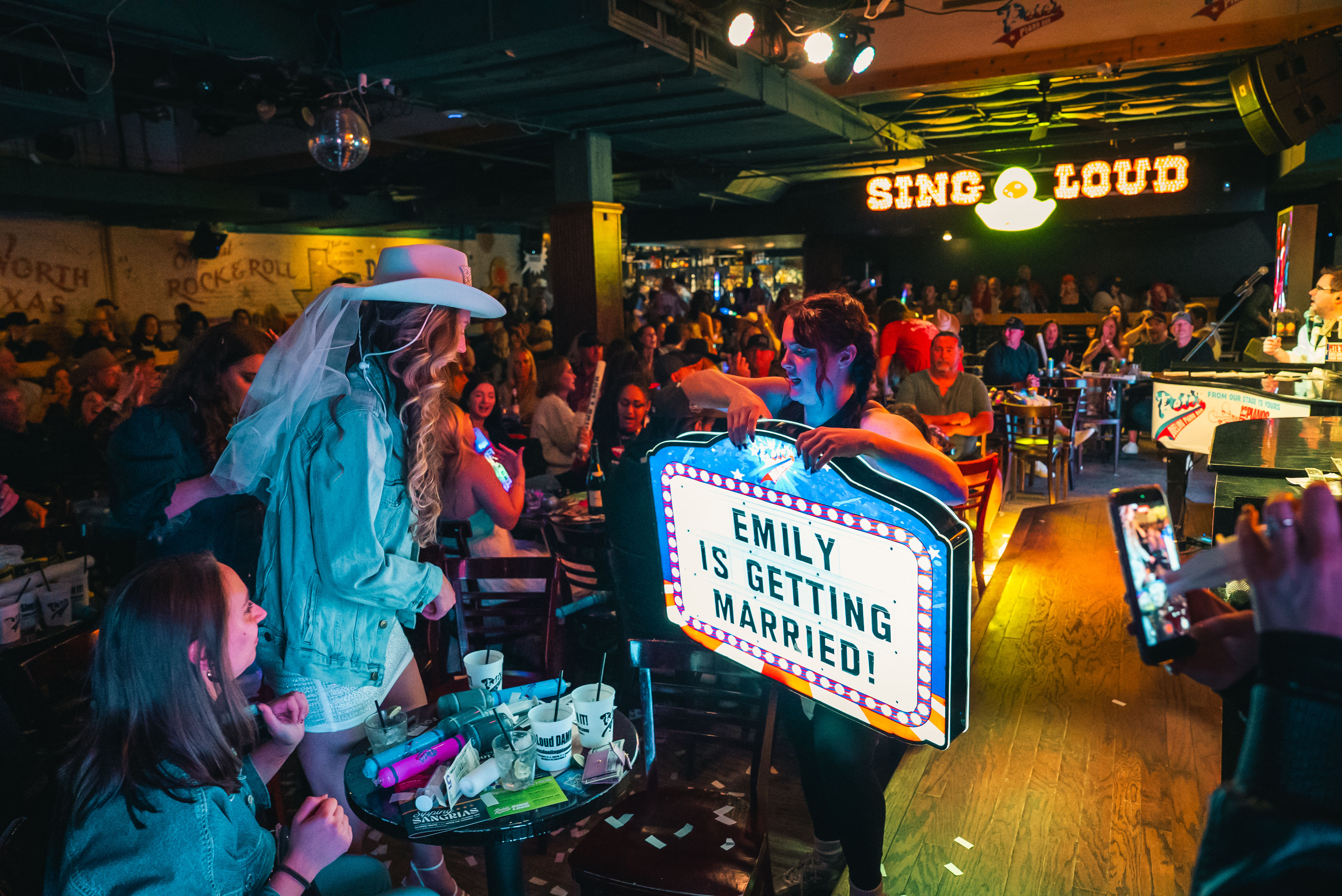 Pete's Dueling Piano Bar - Fort Worth image 4