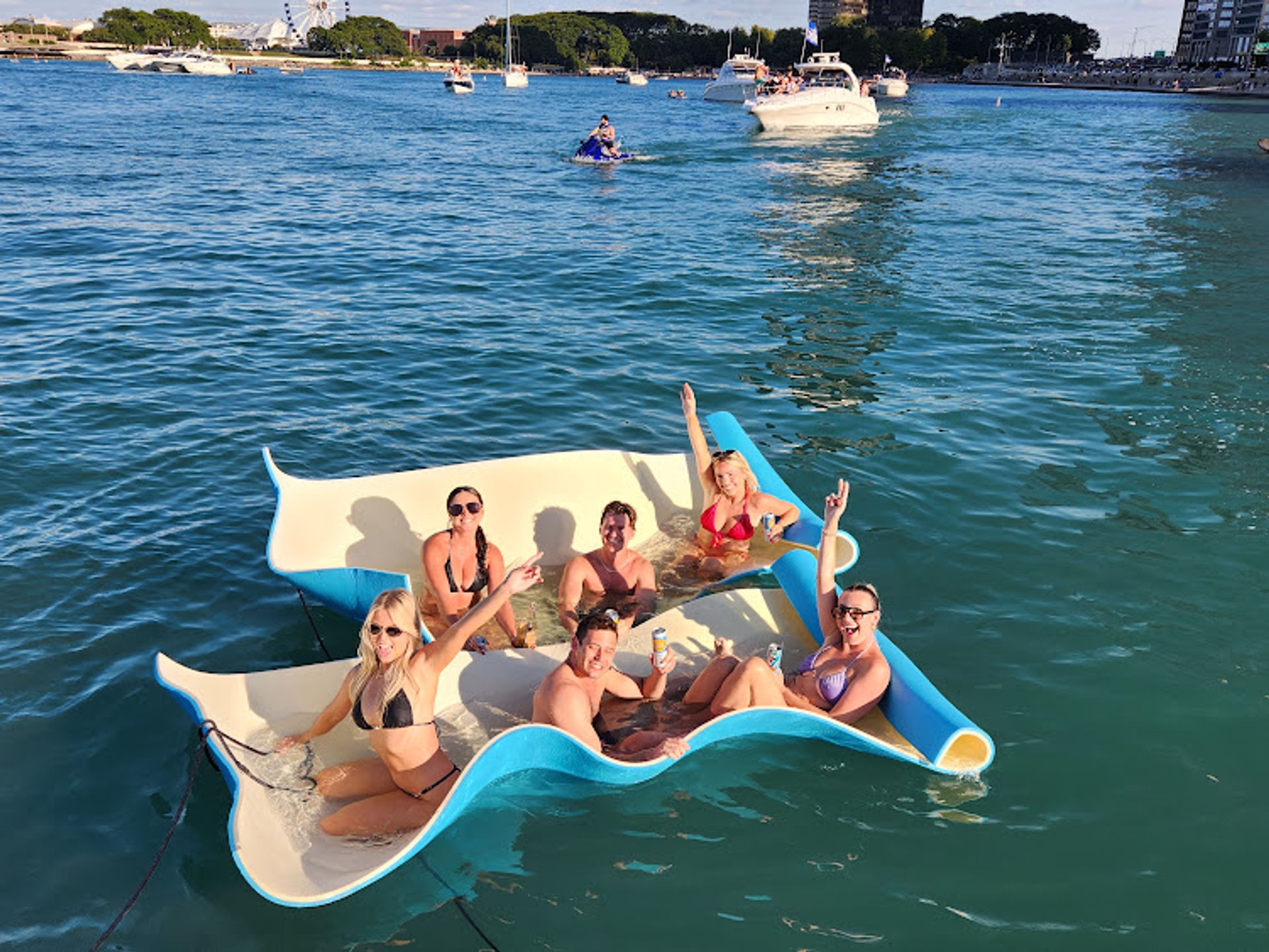 Private Charters for Day Parties & Fireworks Cruises-27 ft Sea Ray image 2