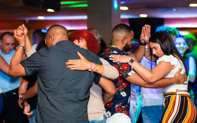 Latin Nightclub Crawl by Party Bus: Free Mixed Drinks & Latin Vibes image 4