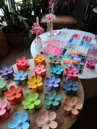 Mobile Flower Hair Clip Bedazzling Party: Learn how to Bedazzle image 8