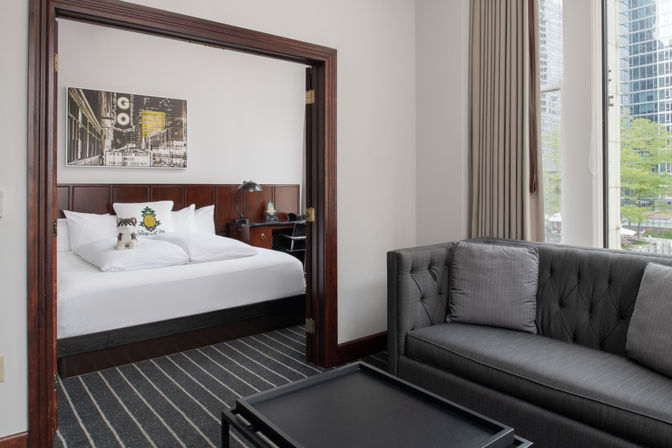 Staypineapple: Iconic Boutique Hotel in The Loop image 8