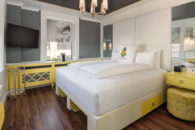 Staypineapple: Delightful Hotel in South End Boston image 14