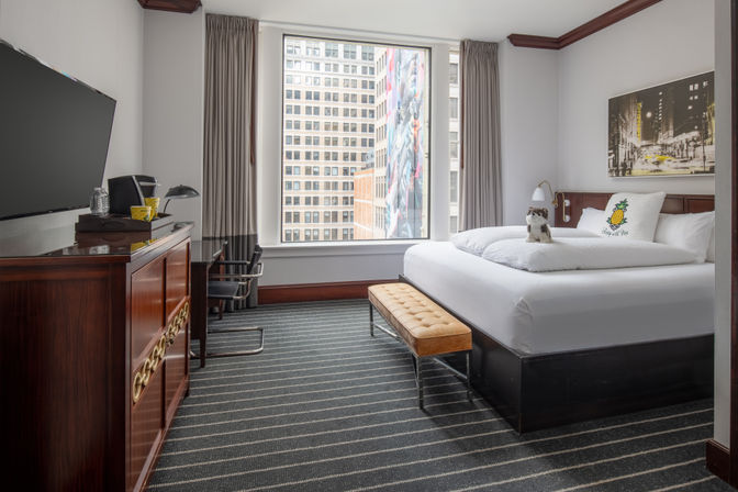 Staypineapple: Iconic Boutique Hotel in The Loop image 17