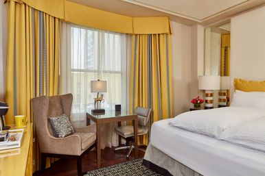 Staypineapple: An Elegant San Francisco Hotel image 12