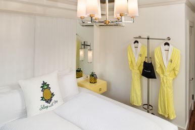 Staypineapple: Delightful Hotel in South End Boston image 12