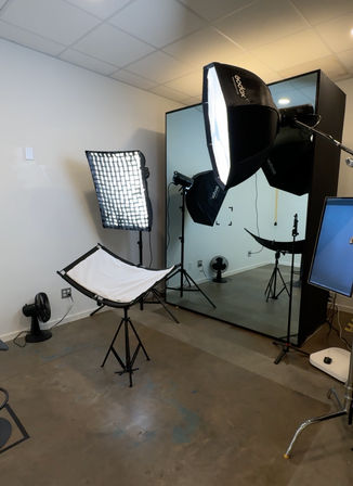 The Ultimate Self-Service Photoshoot Experience (Private Mirror Studio- Photo Delivery in 2 Hours) image 9