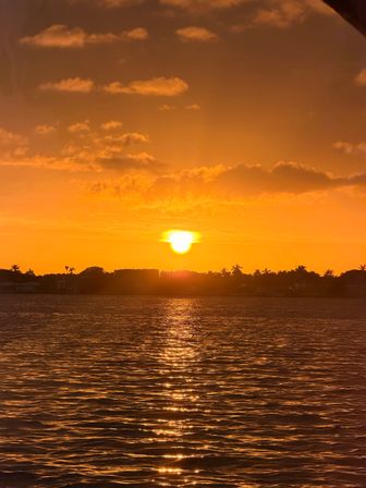 Sunset + Champagne Evening Boat Tour image 14