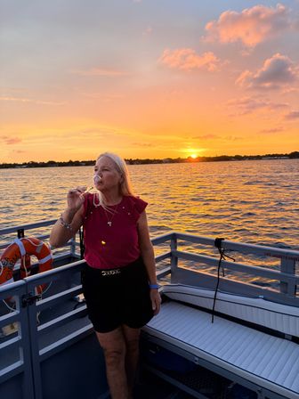 Sunset + Champagne Evening Boat Tour image 10