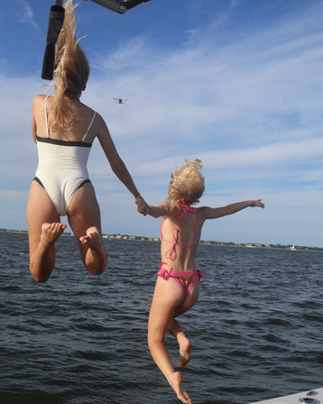 Downtown Charleston Luxury Boat Charter Up to 12 Passengers image 9