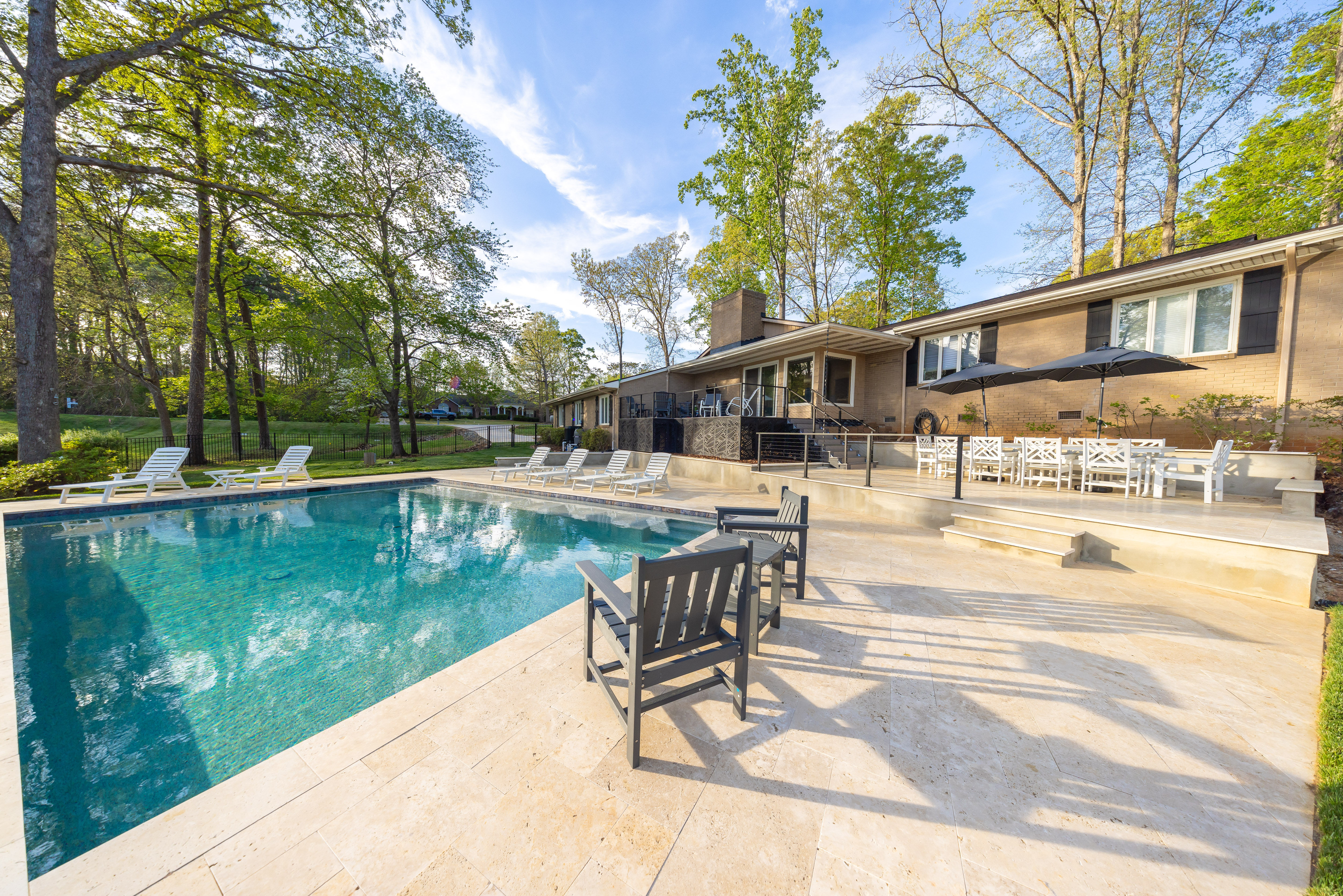 Wake & Chill LKN: Lakefront, Private Pool, Dock, Firepit, Sunset Vibes image 2