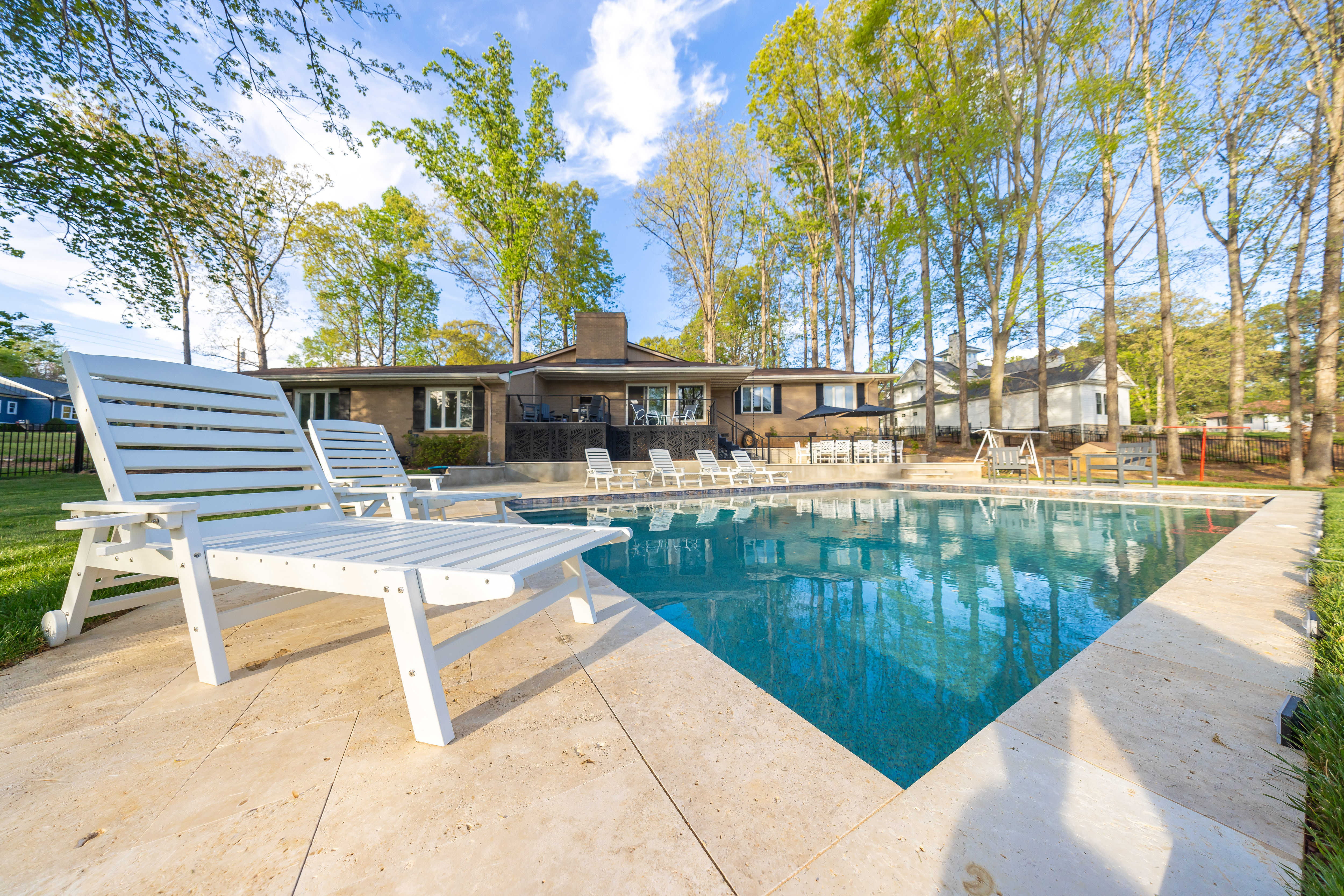 Wake & Chill LKN: Lakefront, Private Pool, Dock, Firepit, Sunset Vibes image 4