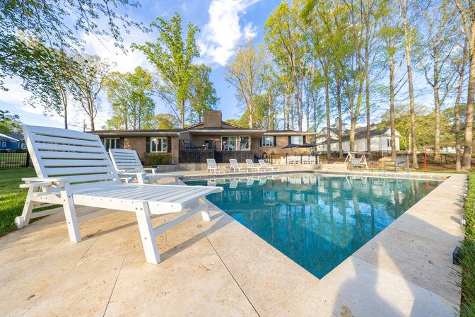 Wake & Chill LKN: Lakefront, Private Pool, Dock, Firepit, Sunset Vibes image 4
