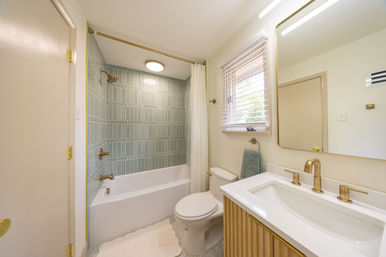 Wake & Chill LKN: Lakefront, Private Pool, Dock, Firepit, Sunset Vibes image 24