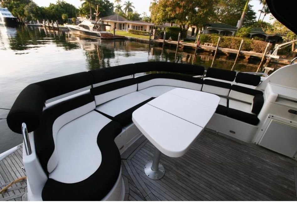 Private Boat Charter Chicago: Lake Michigan Party Rental image 4