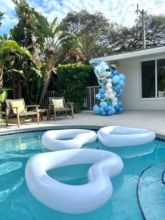 Beautiful Airbnb Decor with Backdrops, Balloon Garlands, Bride Room, Fridge Stocking image 47