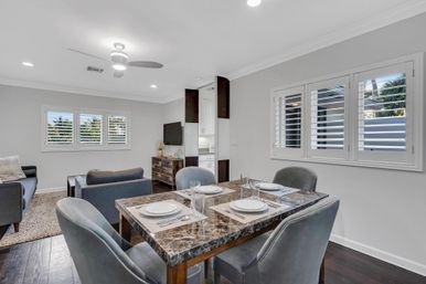 Harbor Key: 6-BR Villa with Pool, Lounge Areas & Outdoor Bar for Group Getaways image 74