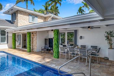 Harbor Key: 6-BR Villa with Pool, Lounge Areas & Outdoor Bar for Group Getaways image 98