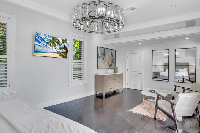 Harbor Key: 6-BR Villa with Pool, Lounge Areas & Outdoor Bar for Group Getaways image 46