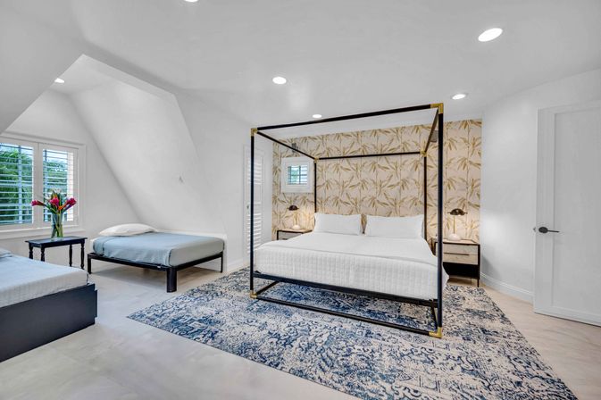 The Modern Castle: Luxury 8-BR Estate with Pool & Rooftop Lounge for Groups image 170