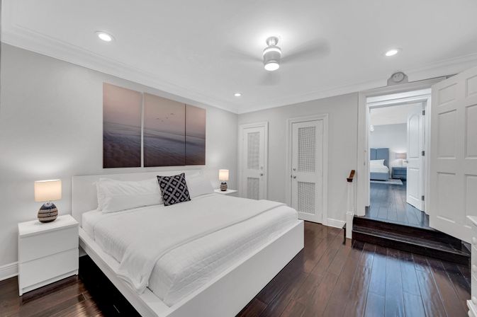 Harbor Key: 6-BR Villa with Pool, Lounge Areas & Outdoor Bar for Group Getaways image 63