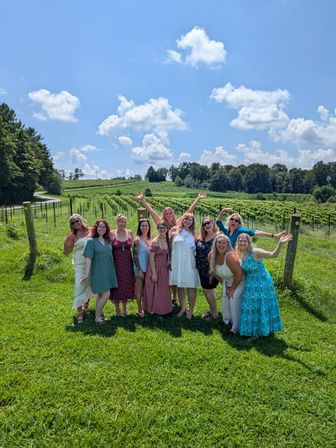 3 Vineyard Wine Tour with Food/Wine Included image 12