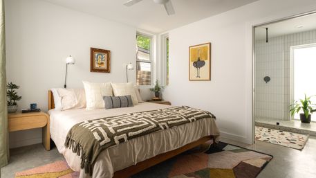 Modern Villa with Heated Cowboy Pool + Outdoor Movie Theater, 6 Mins from Downtown image 35