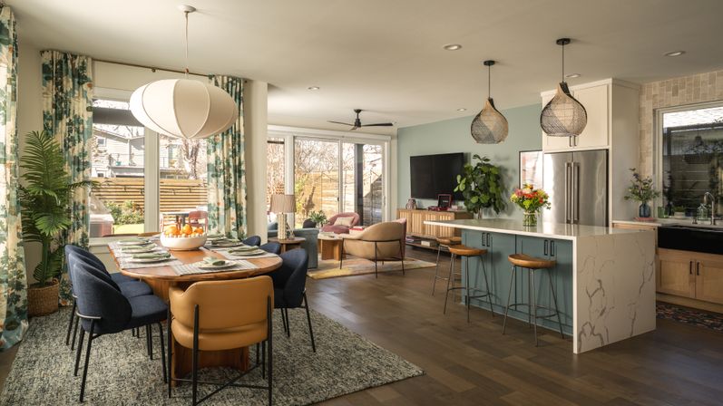 Outdoor Oasis: Heated Cowboy Pool, Infrared Sauna, Golf, Games + Gym image 2